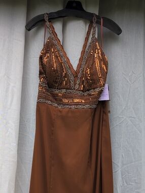 NWT - Size 8 - Beaded V-Neck Brown Prom Gown